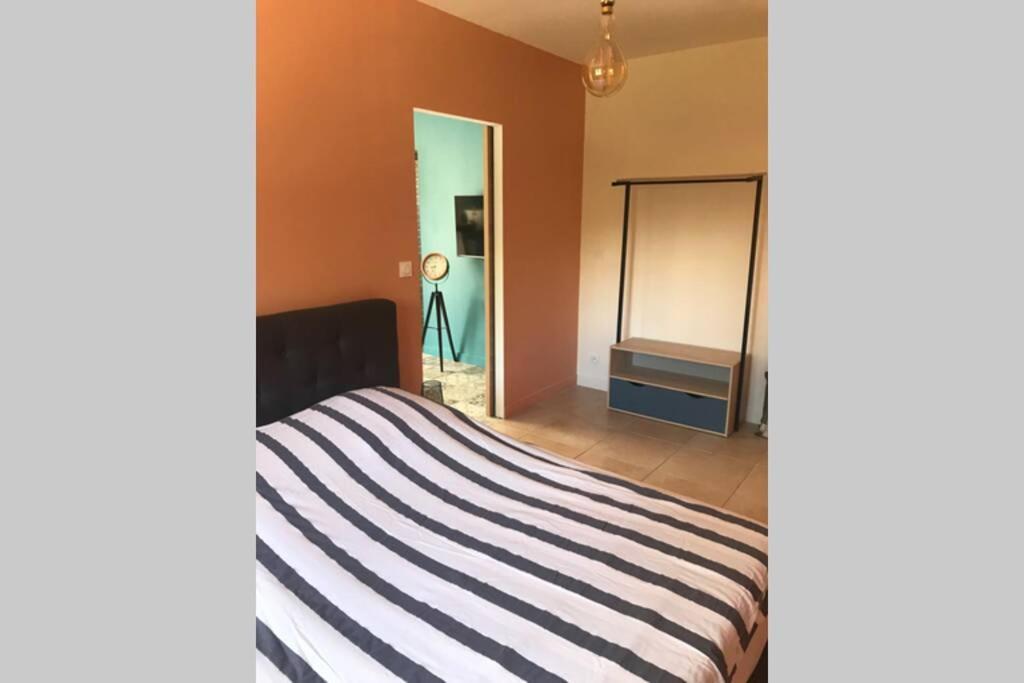 Logement Attenant A Une Villa T2 Avec Terrasse . Besse-sur-Issole Exteriér fotografie