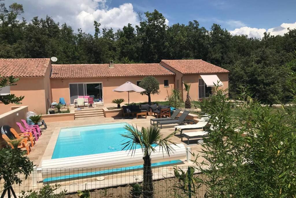Logement Attenant A Une Villa T2 Avec Terrasse . Besse-sur-Issole Exteriér fotografie